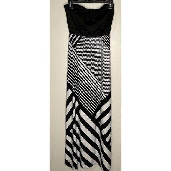 Bailey Blue Dresses & Skirts - Baileyblue Black And White Stripe Maxi Dress Summer Beachy Strapless Size Med